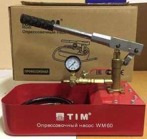 Снимка - Ръчна помпа за изпитване на налягане