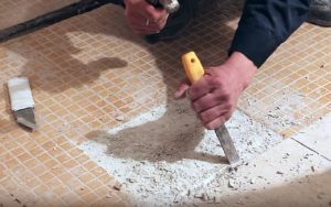 Снимка - Премахване на бетонна замазка