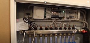 Снимка - Шкаф с колектор и допълнително оборудване