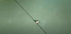 Снимка - изрез в субстрата за сензора