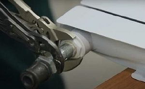 снимка - премахване на тръбата за подаване