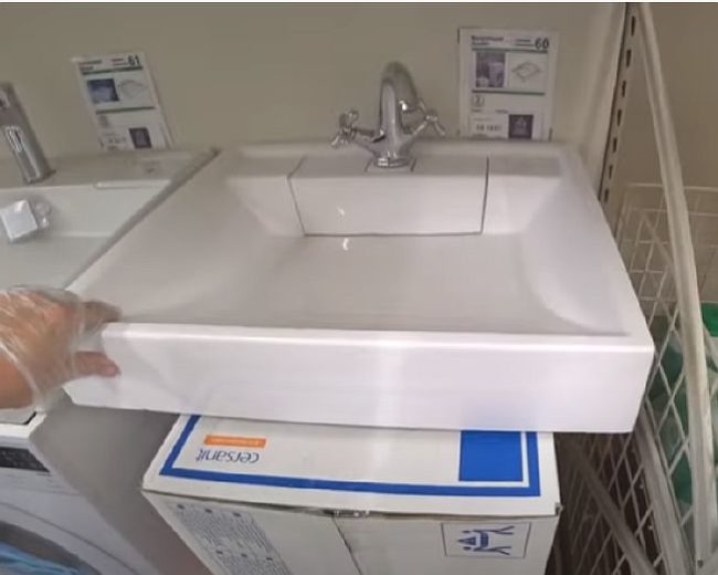 Снимка: Правоъгълна водна лилия