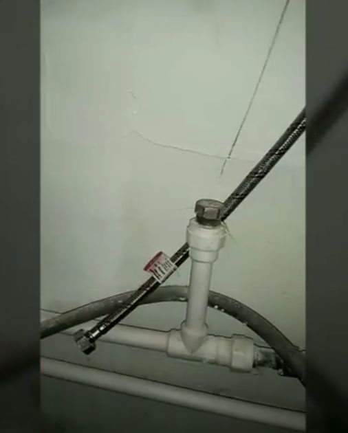 Снимка - Поставяне на тройник във водоснабдителната система