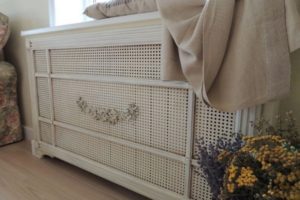 Снимка: Скриване на радиатор зад ратанова кутия или параван