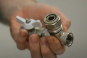 Снимка - Монтиране на тройник в преходен съединител