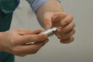 Снимка - Усукване на тройника и нипела