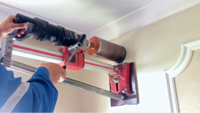 Снимка - Диамантено пробиване