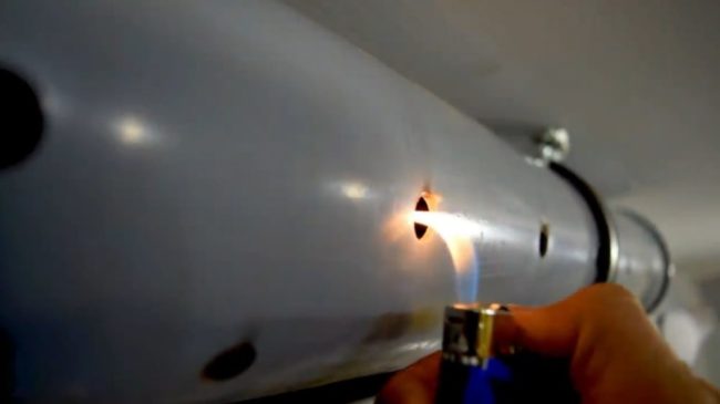 Снимка - Проверка на течението с пламък на запалка