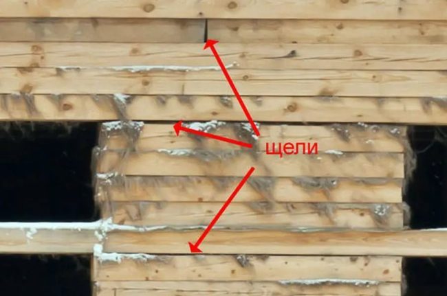 Снимка - Пролуки в ставите на гредите на рамкова къща