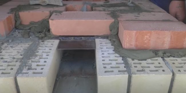 Снимка - Въздушен вентилационен клапан под печката