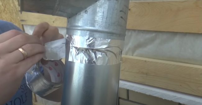 Снимка - Уплътняване на фуги с фолио лента