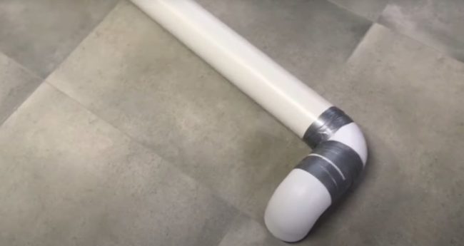 Снимка - Въздуховод, изработен от тръби и фитинги