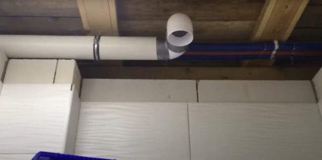 Снимка - Изпускателен отвор в тоалетната