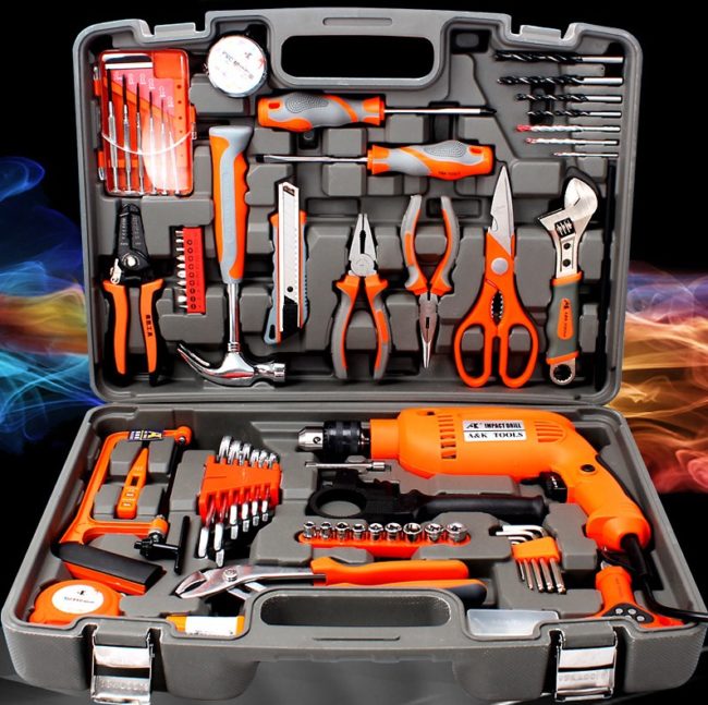 Снимка на комплект инструменти за металообработване