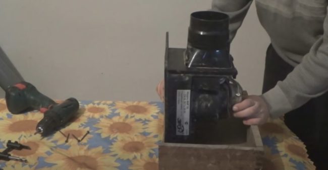 Снимка: Сглобяване на дървена кутия за вентилатор