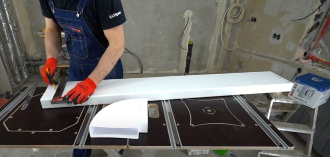 Снимка: Сглобяване на пластмасов вентилационен канал