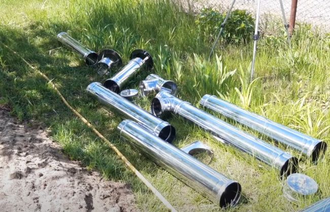 Снимка на тръби и фитинги от неръждаема стомана