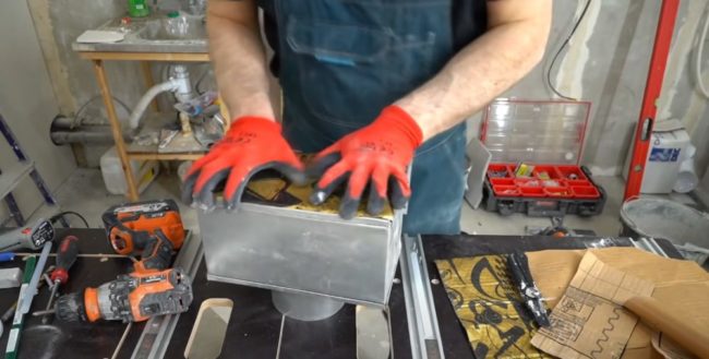 Снимка: Звукоизолация на разпределителна кутия от метал