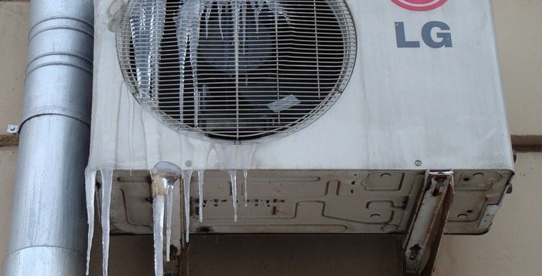 Снимка: Лед върху блок