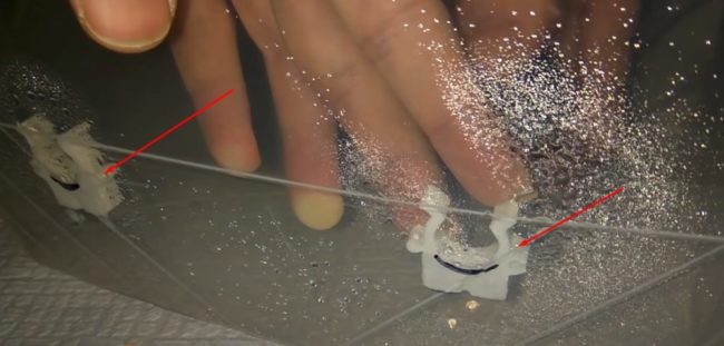 Снимка: Залепване на опори за барабани