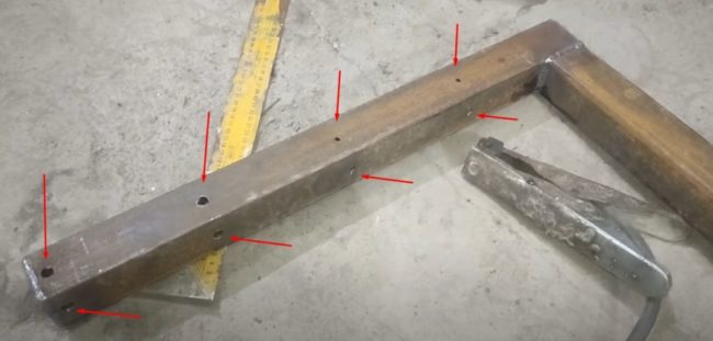 Снимка на тръба с отвори за подаване на въздух