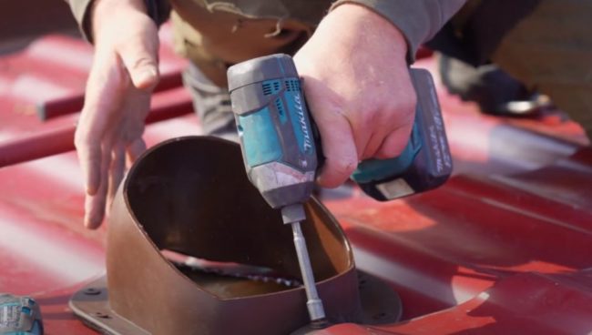 Снимка: Монтаж на основата на проходния елемент