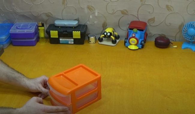 Снимка: Пластмасов органайзер с две чекмеджета