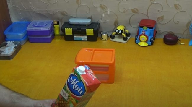 Снимка: Празна кутия за сок