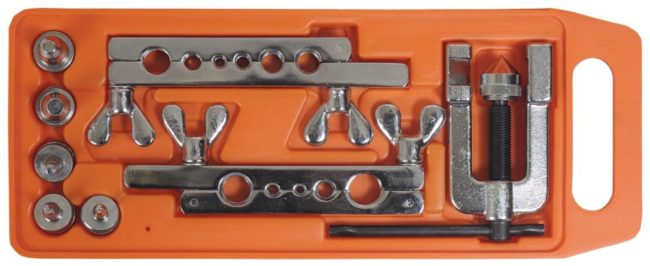 Снимка на машина за развалцоване на тръби