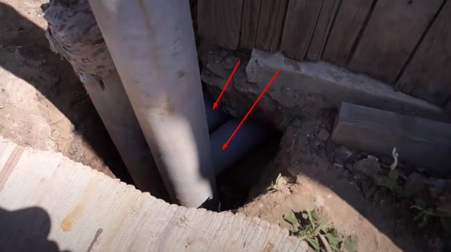 Снимка: Свързване на въздуховодите, излизащи от мазето, към щранговете