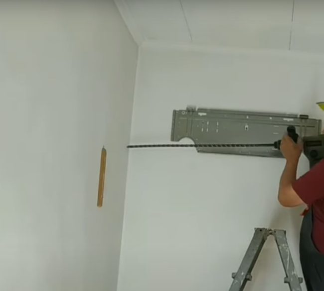 Снимка: Пробиване на ъглова стена за извеждане на комунални услуги навън