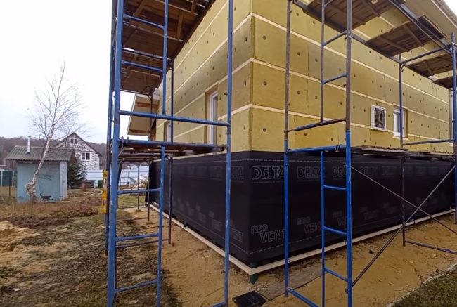 Снимка: Монтаж на пароизолационна мембрана