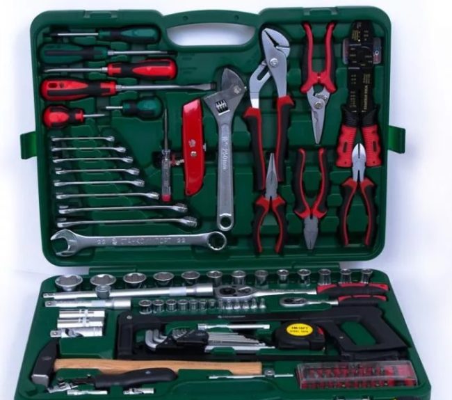 Снимка на комплект инструменти за металообработване