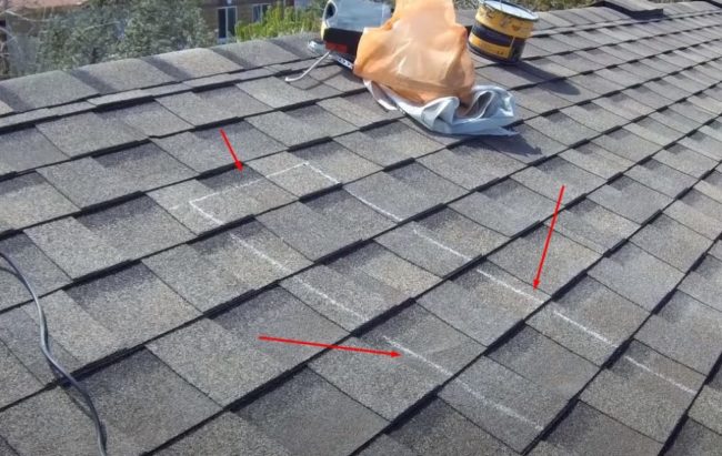 Снимка: Маркировки върху гъвкав покрив от керемиди за проникващ елемент