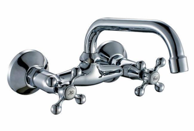 Снимка на смесител за баня с две кръстосани дръжки