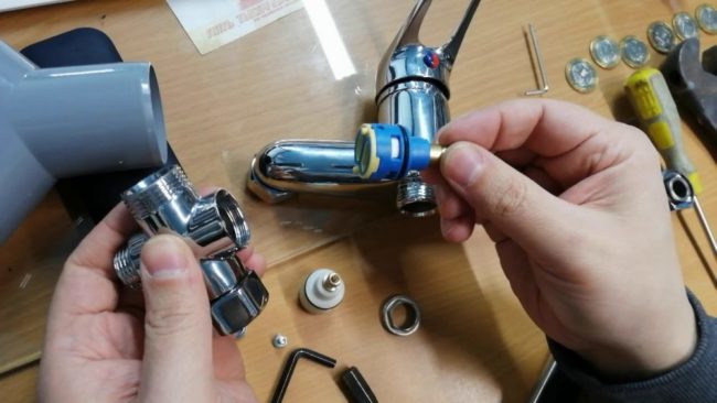 Снимка на миксер с интуитивен превключвател