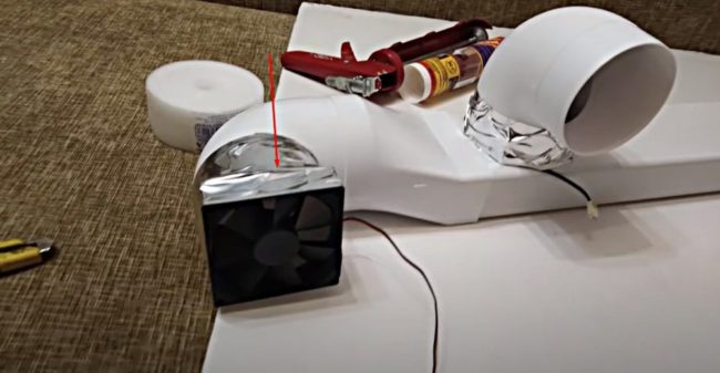 Снимка - Вентилатор, монтиран в края на кутията чрез адаптер