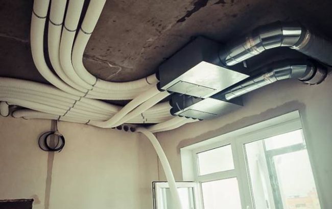 Снимка: Допълнителна вентилация с рекуператор под тавана