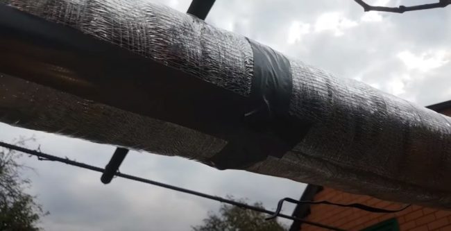 Снимка: Намотка от разпенен полиетилен със слой фолио