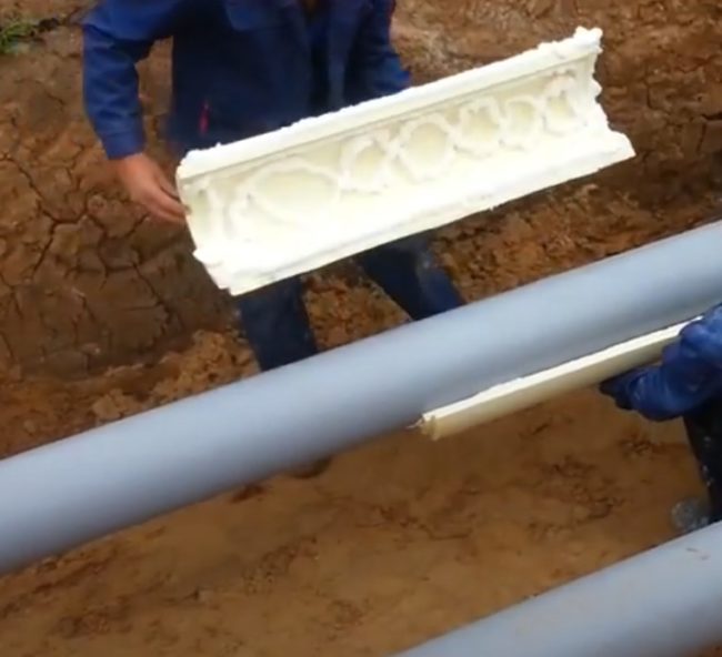 Снимка: Залепване на черупката към тръбата