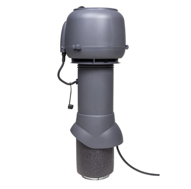 Снимка на вентилационен проходен агрегат с електрически вентилатор, вграден в дефлектора