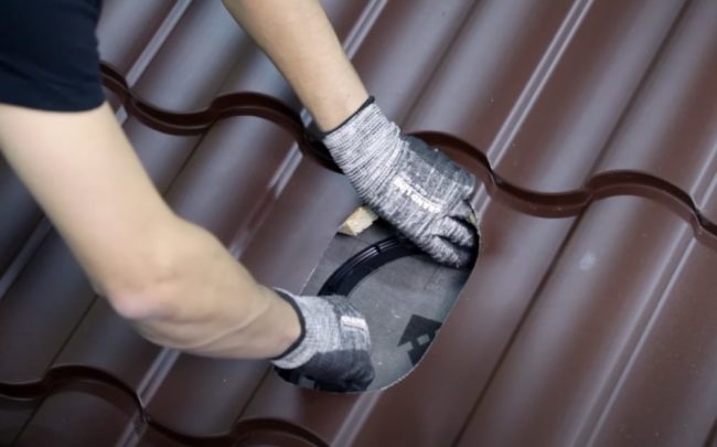 Снимка: Маркировки върху мембраната за монтаж на воден уплътнител