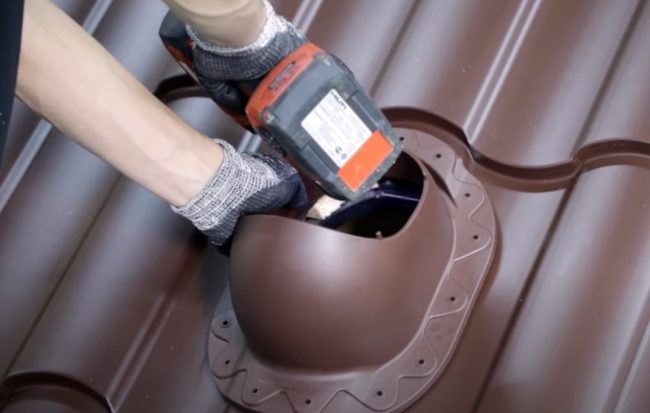 Снимка: Пробиване на маркиращи отвори за закрепване на прохода