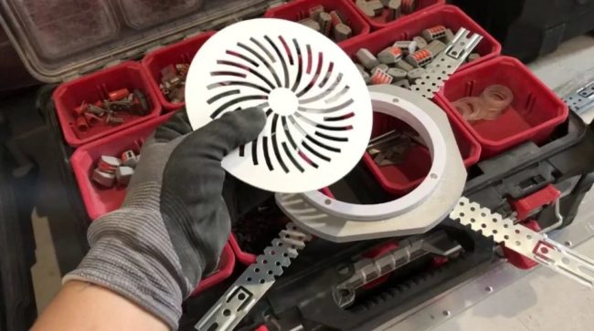 Фотомагнитна решетка