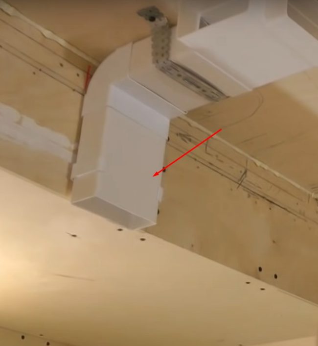 Снимка: Спускане на кутията за свързване на абсорбатора чрез адаптер с възвратен клапан