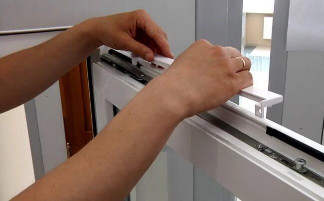 Снимка: Монтаж на вентилатор за прозорец