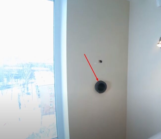 Снимка: Изолиране на проходен отвор с тръбна изолация