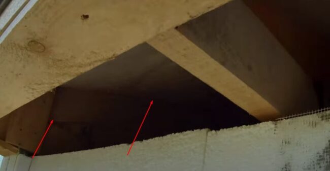 Снимка: Пространство под стрехите