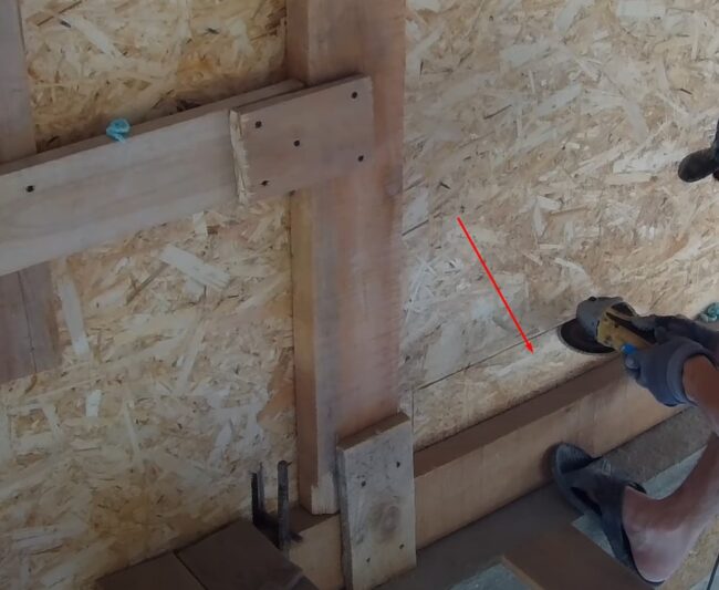 Снимка: Изрязване на отвори за решетки