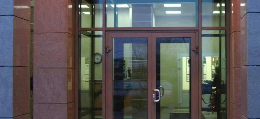 Алуминиеви врати от фирмата за прозорци „Народные окна“